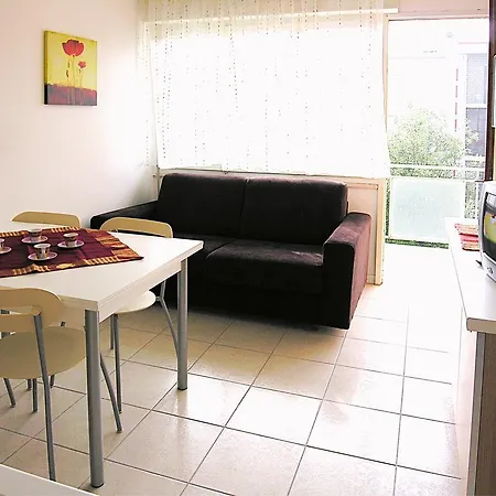 Apartman Ai Pini, With And Pedestrianised Town Centre Within Walking Distance, Covered Parking, Free Wi-fi