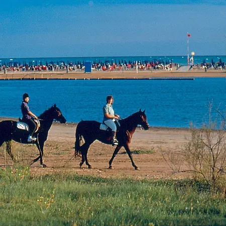 Ai Pini, With And Pedestrianised Town Centre Within Walking Distance, Covered Parking, Free Wi-fi Bibione